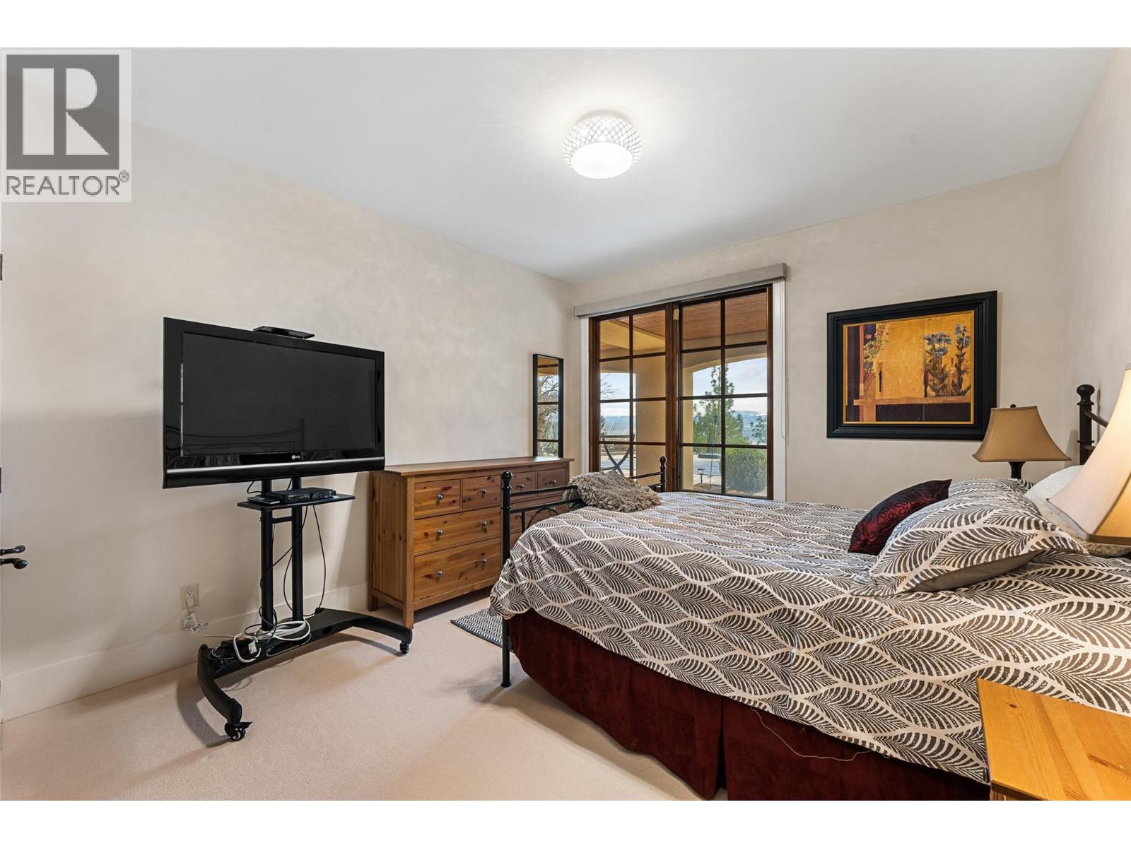 2457 Selkirk Drive, Kelowna