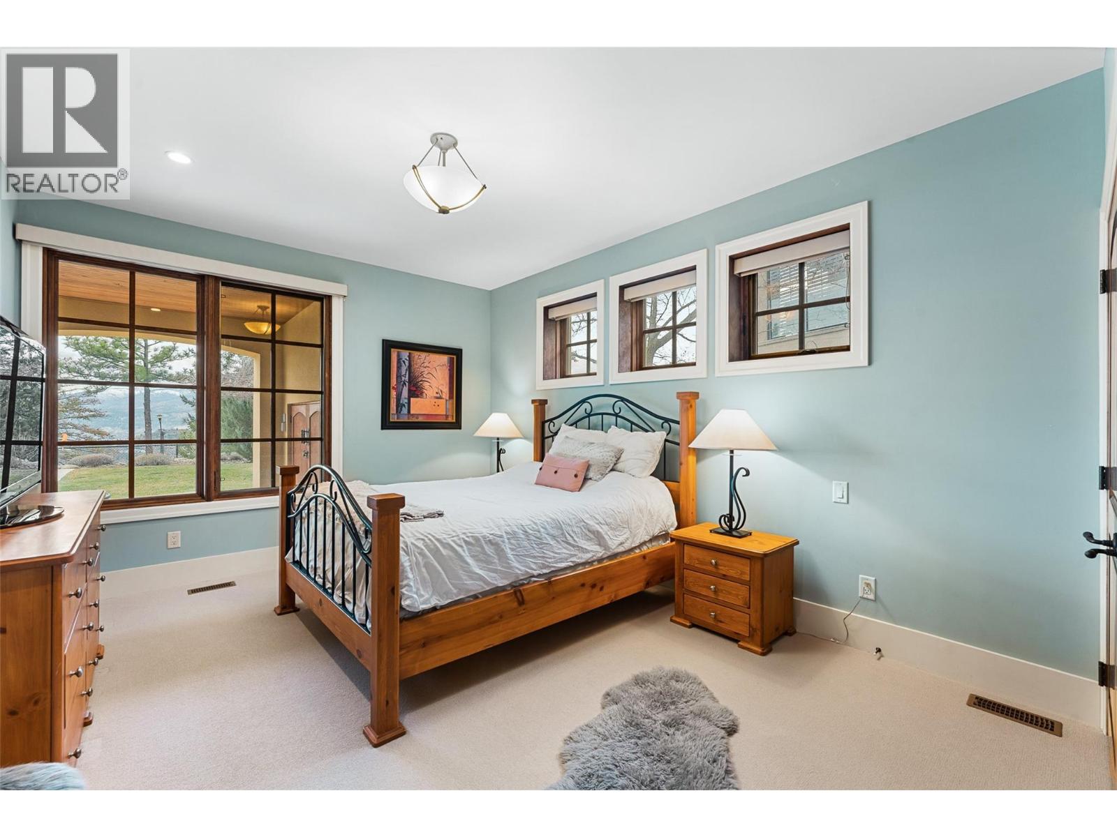 2457 Selkirk Drive, Kelowna