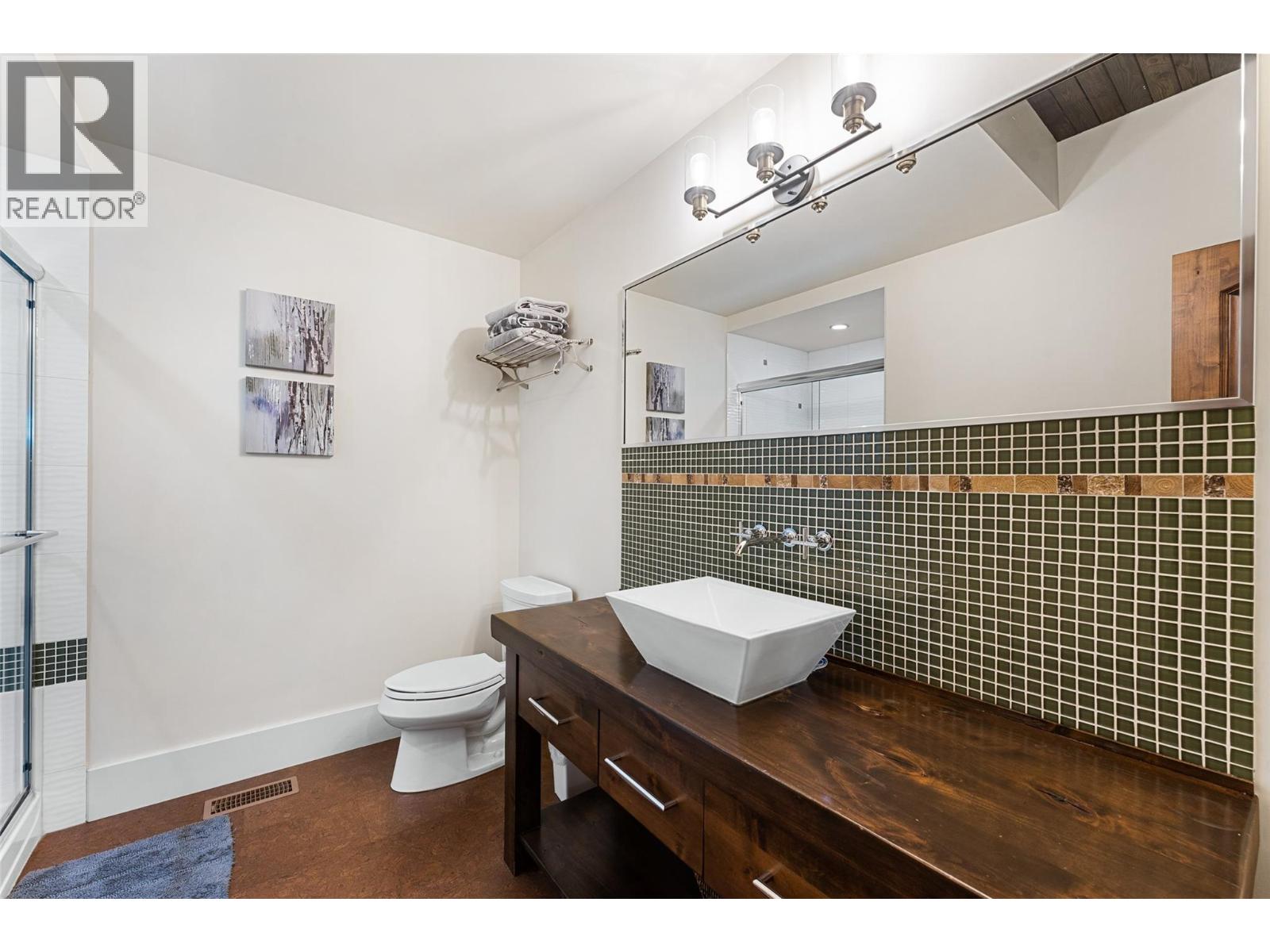 2457 Selkirk Drive, Kelowna