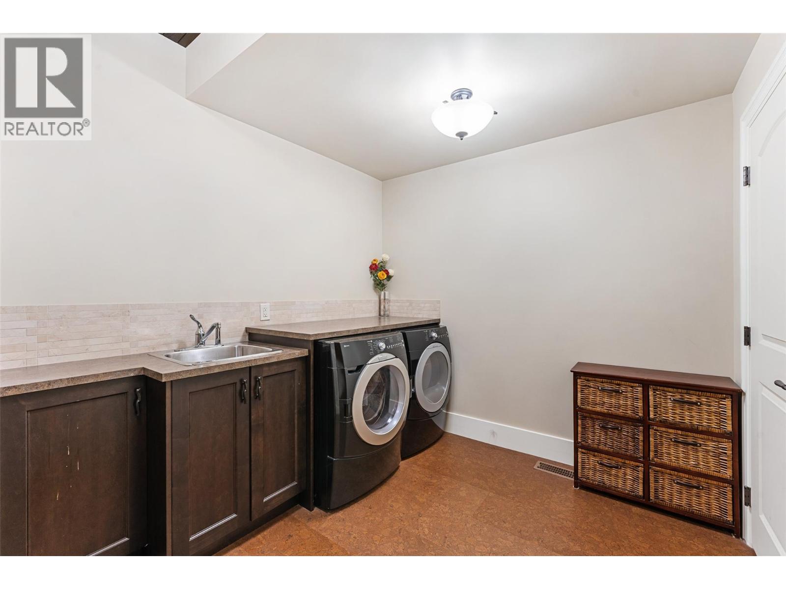 2457 Selkirk Drive, Kelowna