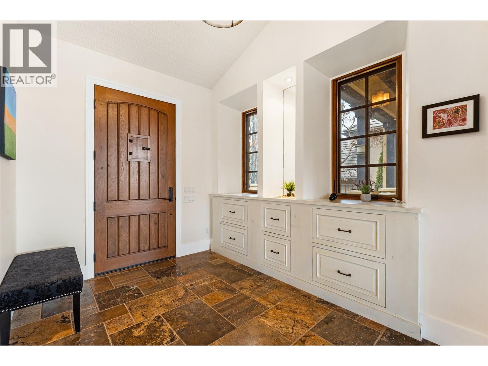 2457 Selkirk Drive, Kelowna