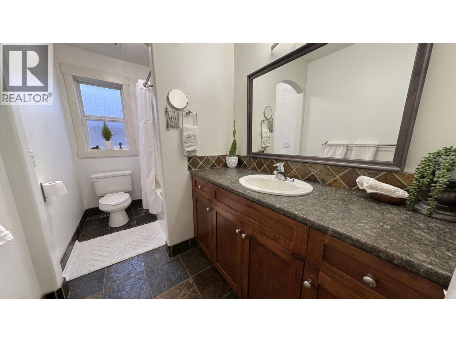 3266 Merlot Court, West Kelowna