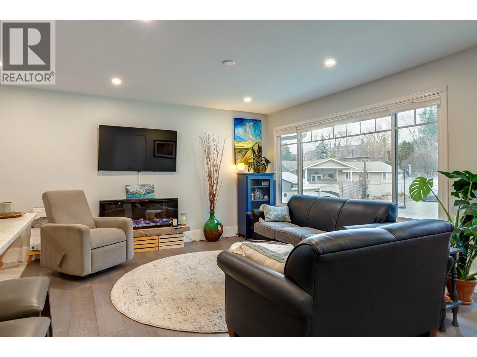 4504 16 Street, Vernon