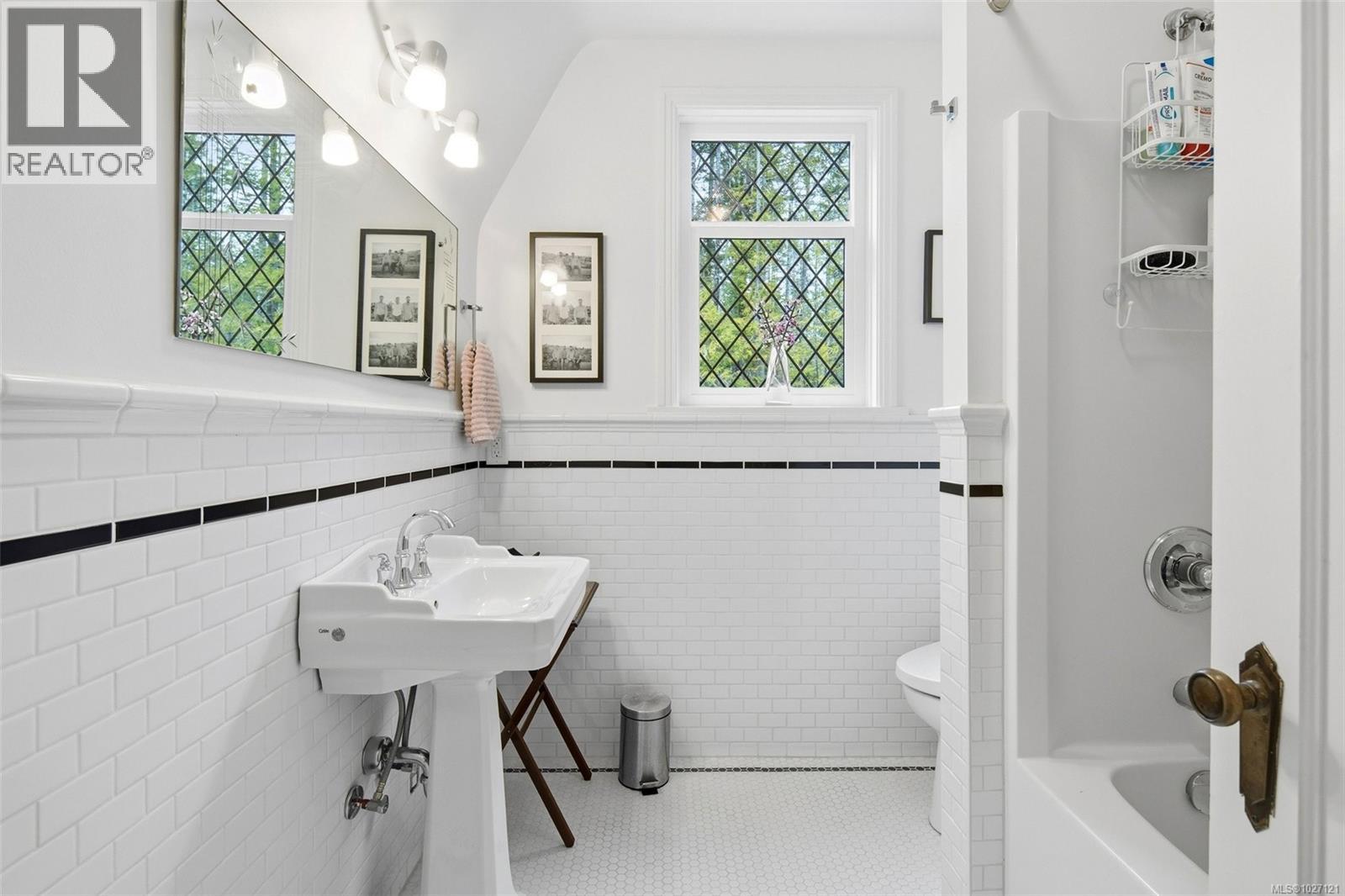 2410 CARPENTER RD - 33