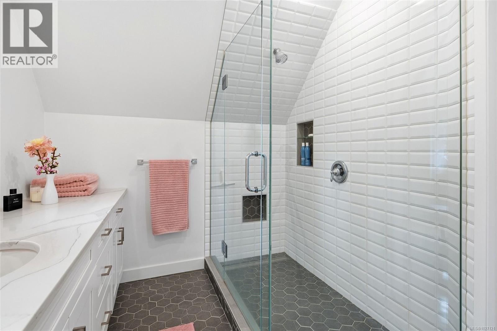 2410 CARPENTER RD - 32