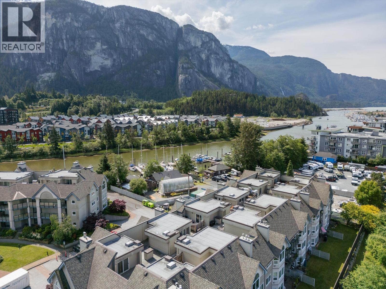 312 1466 PEMBERTON AVENUE, Squamish