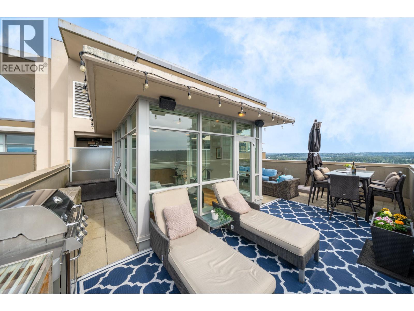 3401 2968 GLEN DRIVE, Coquitlam