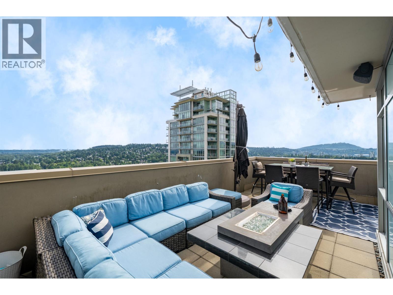 3401 2968 GLEN DRIVE, Coquitlam