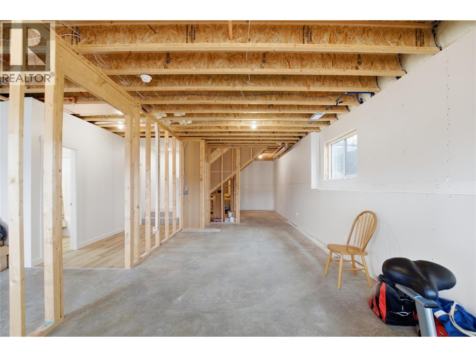 #114 1799 BABINE Avenue - 22