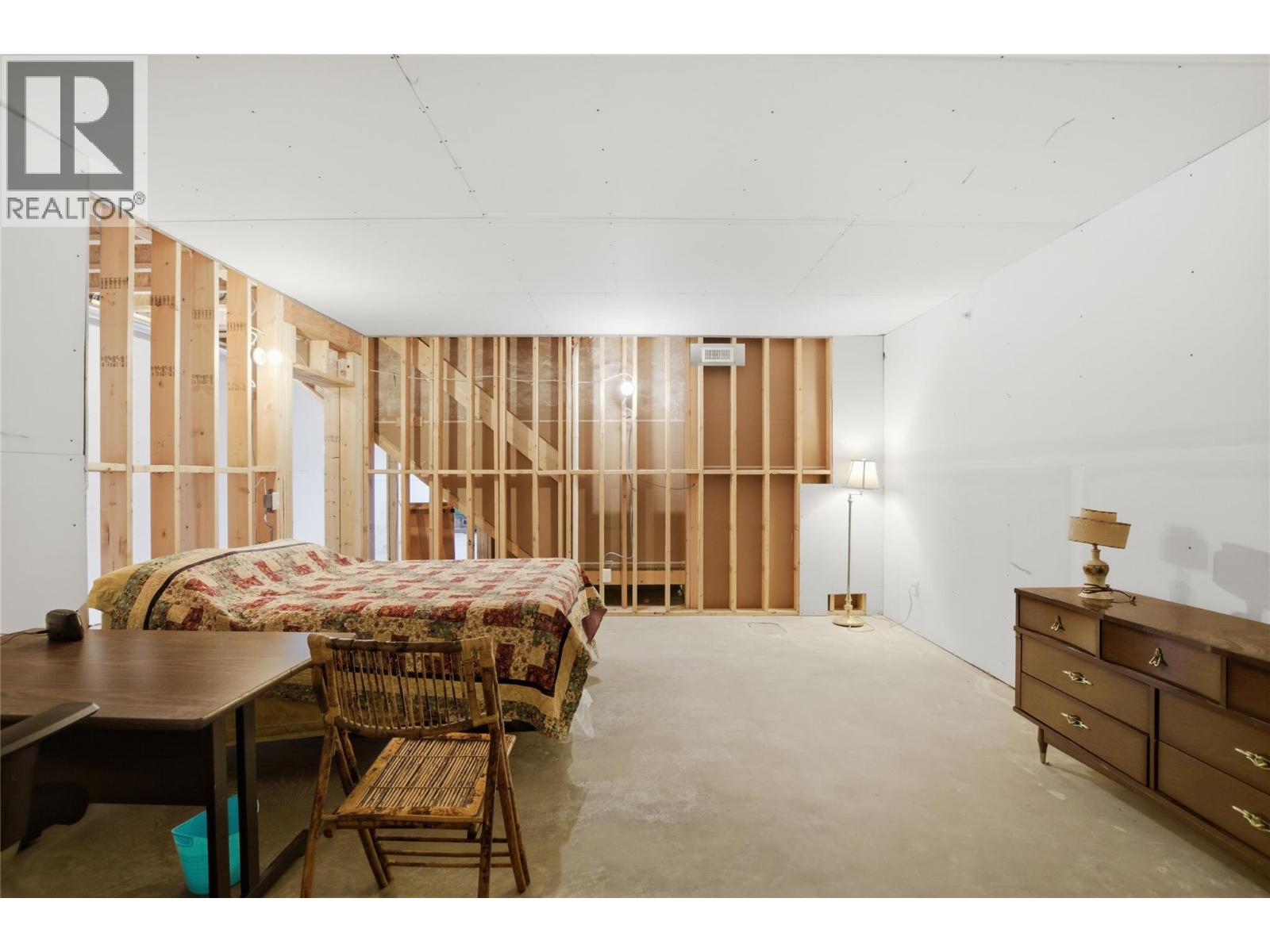 #114 1799 BABINE Avenue - 26