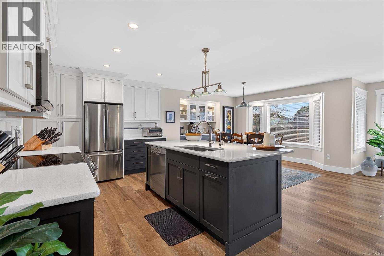 542 Panorama Pl, Parksville