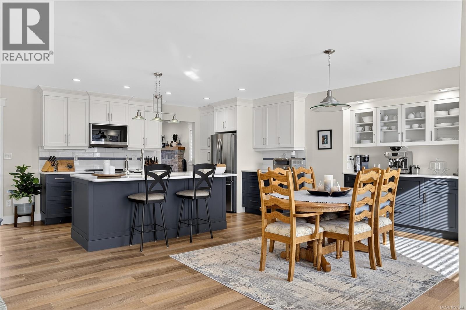 542 Panorama Pl, Parksville