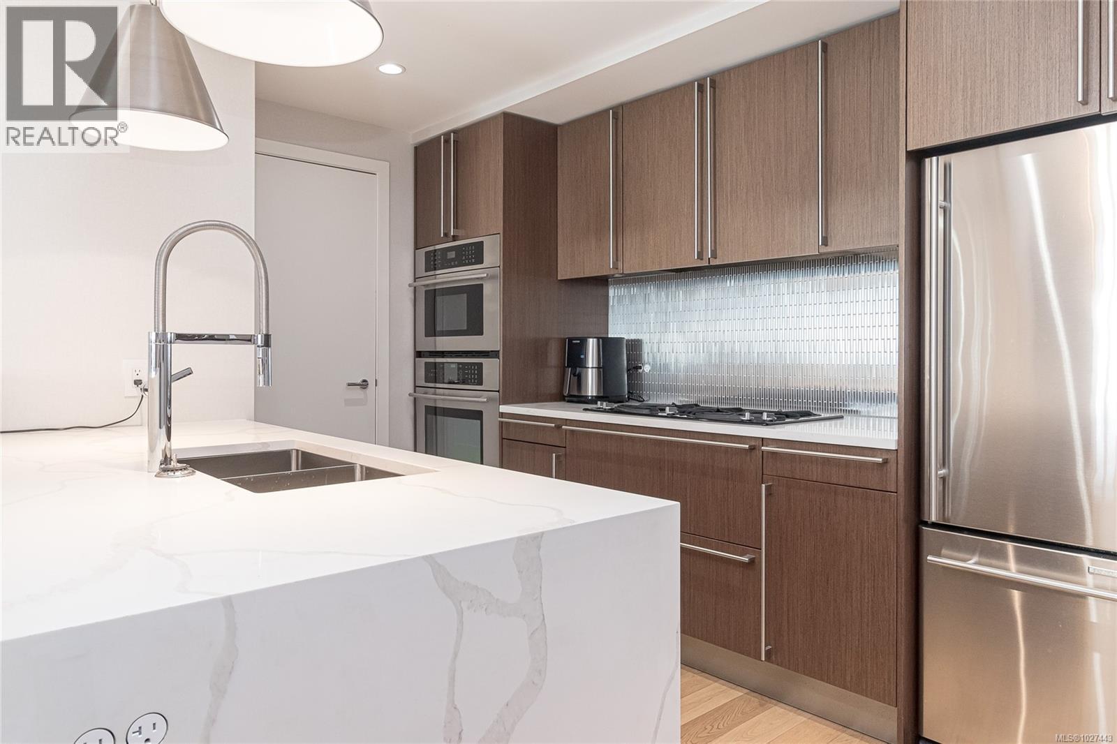 606 100 Saghalie Rd, Victoria