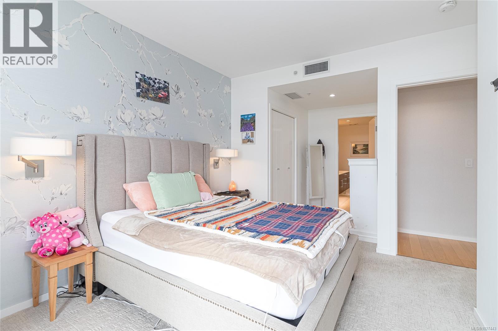 606 100 Saghalie Rd, Victoria