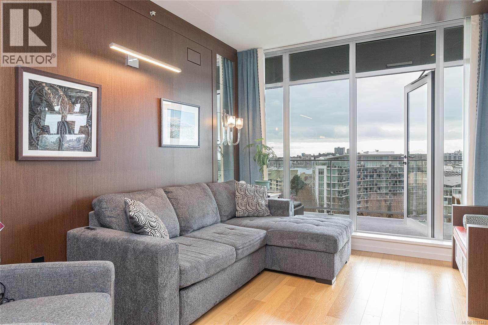 606 100 Saghalie Rd, Victoria