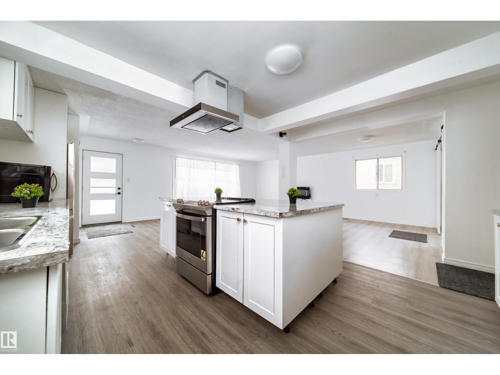 11430 81 ST NW - 16