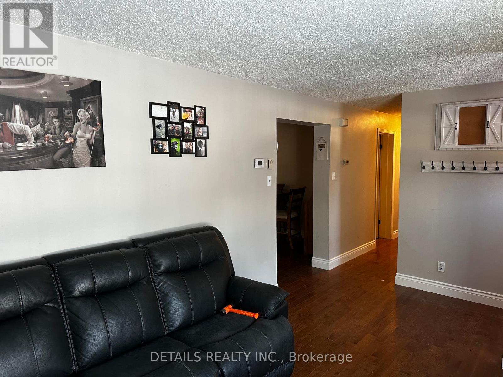 2208 FITZROY STREET N - 4