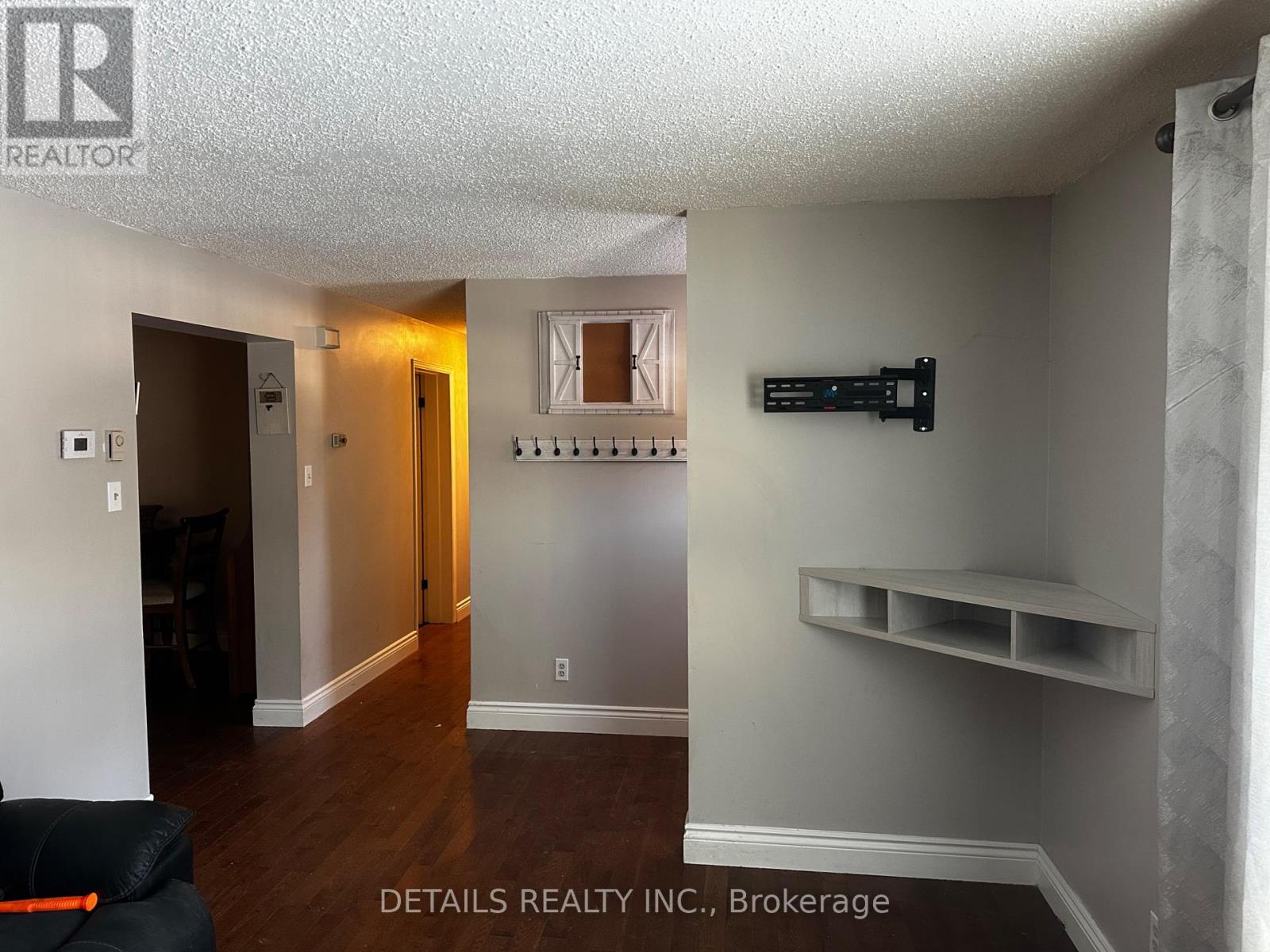 2208 FITZROY STREET N - 5