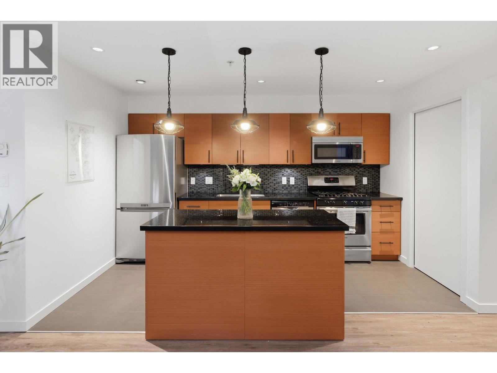 105 2832 CAPILANO ROAD, North Vancouver