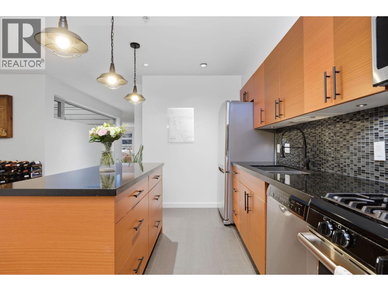 105 2832 CAPILANO ROAD, North Vancouver