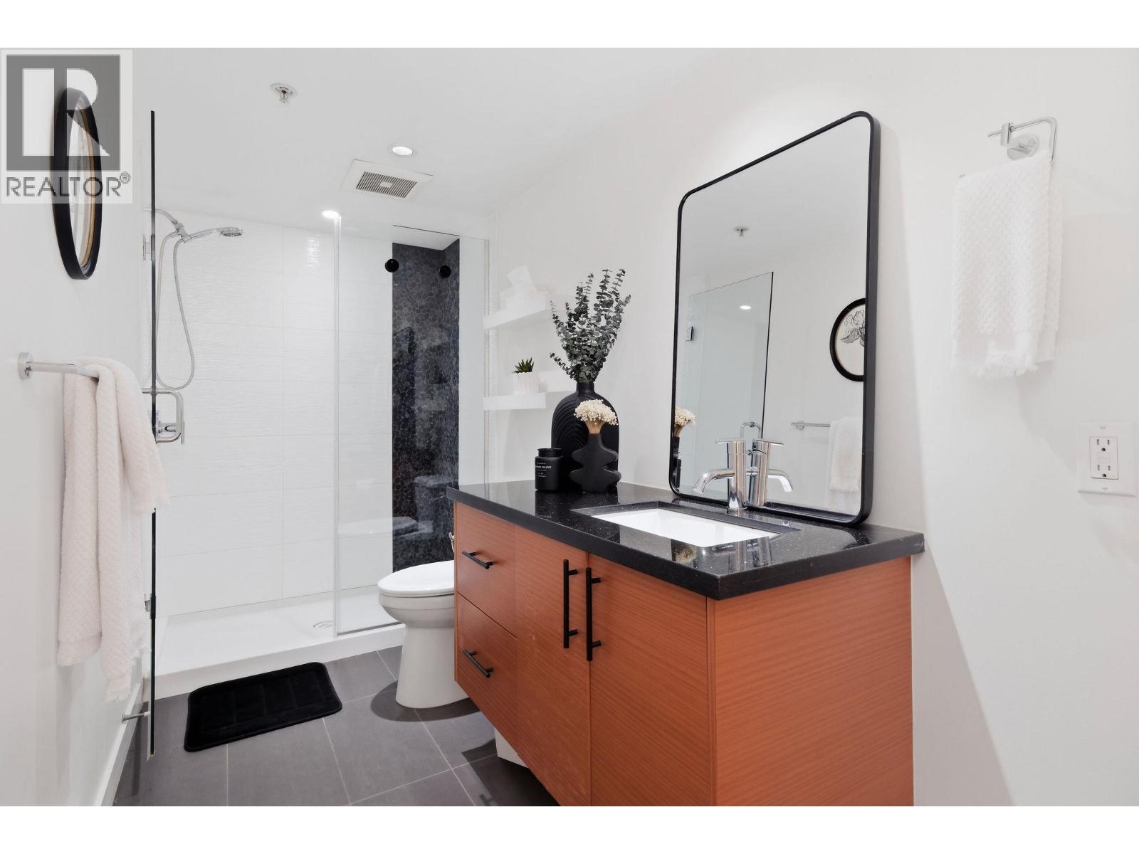 105 2832 CAPILANO ROAD, North Vancouver