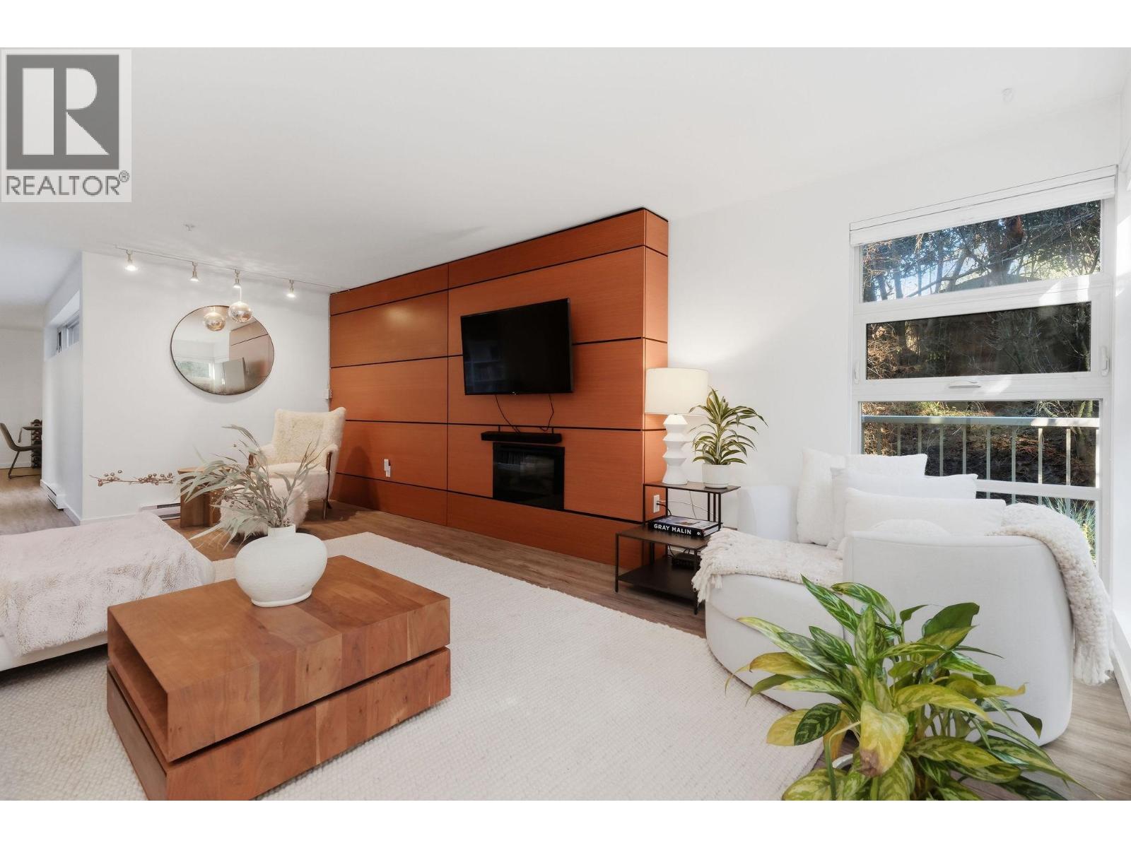 105 2832 CAPILANO ROAD, North Vancouver