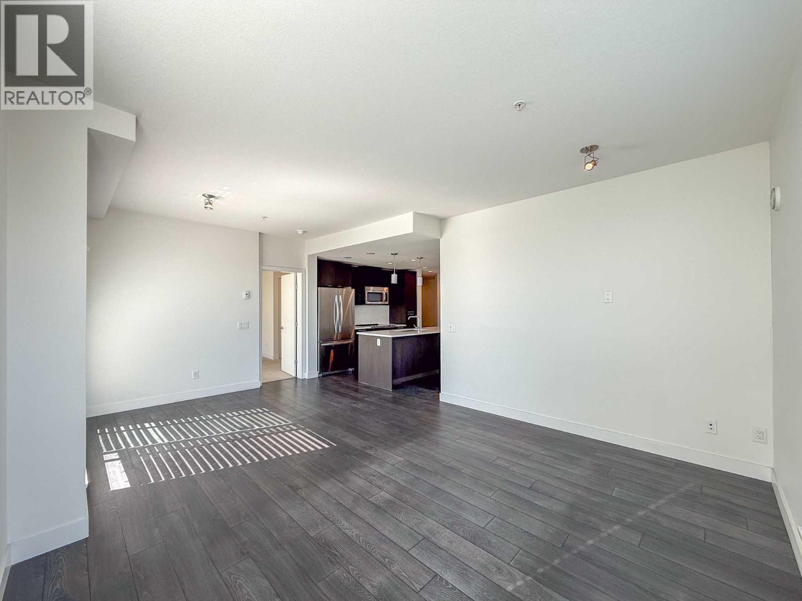 524 723 W 3RD STREET