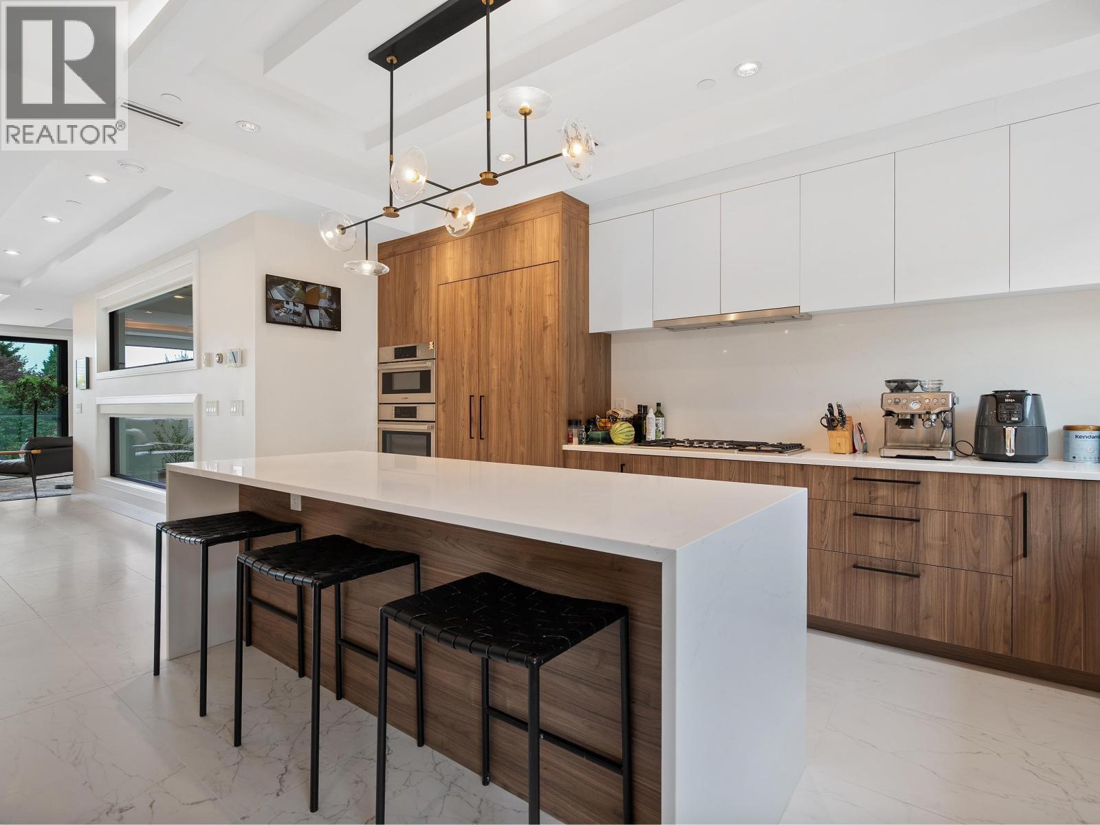 1295 DUCHESS AVENUE, West Vancouver