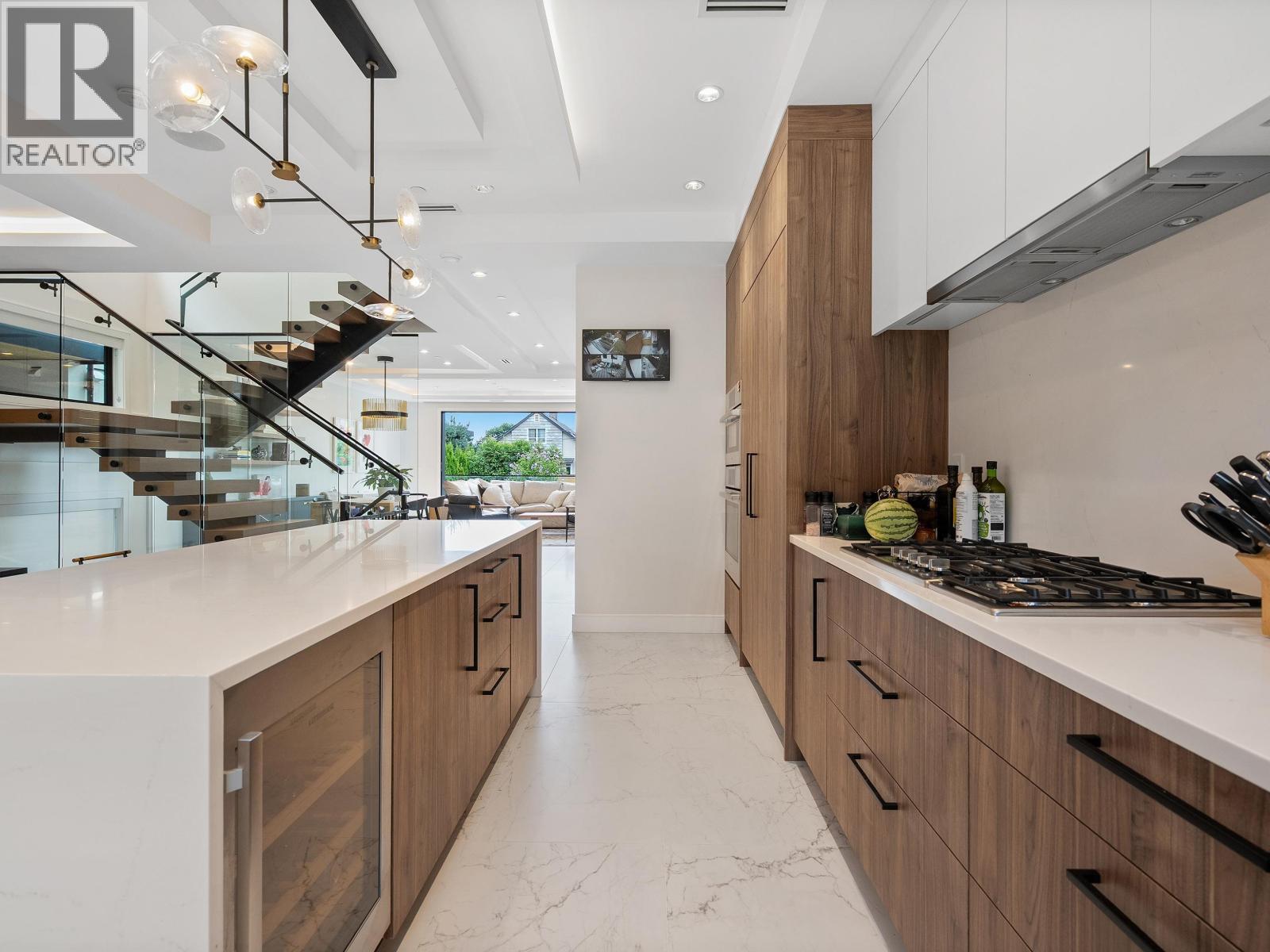 1295 DUCHESS AVENUE, West Vancouver