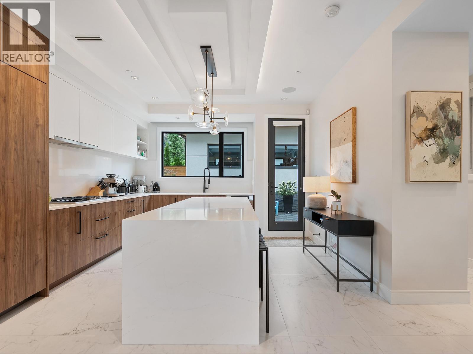 1295 DUCHESS AVENUE, West Vancouver