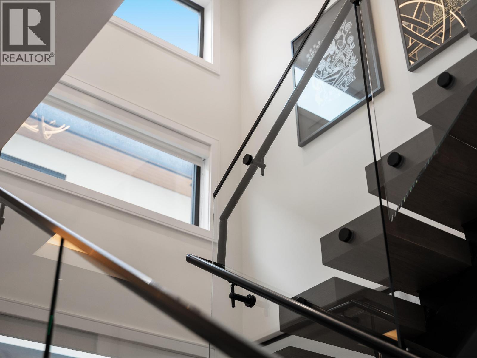 1295 DUCHESS AVENUE, West Vancouver