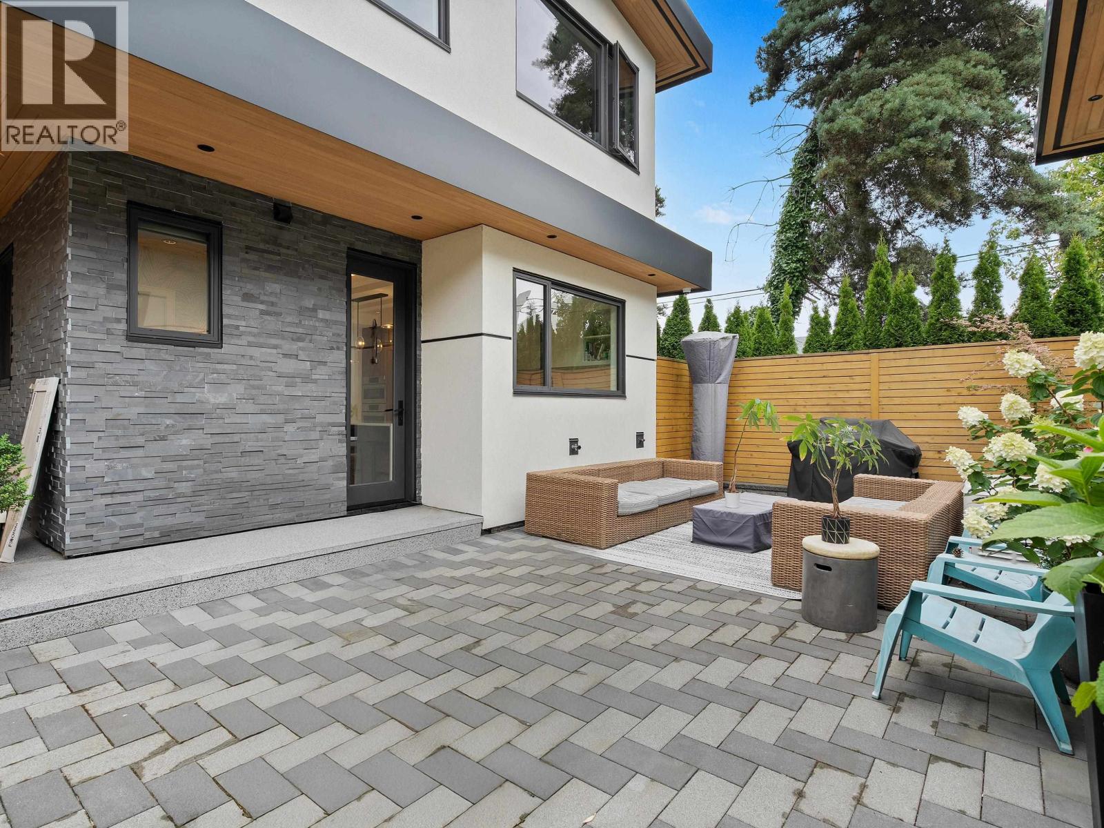 1295 DUCHESS AVENUE, West Vancouver