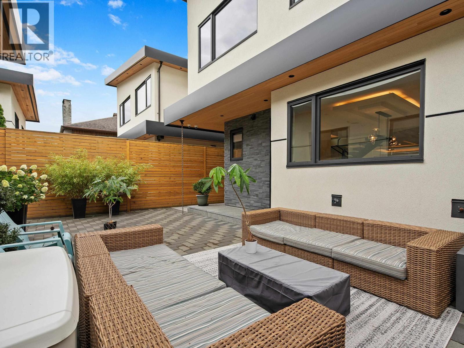 1295 DUCHESS AVENUE, West Vancouver