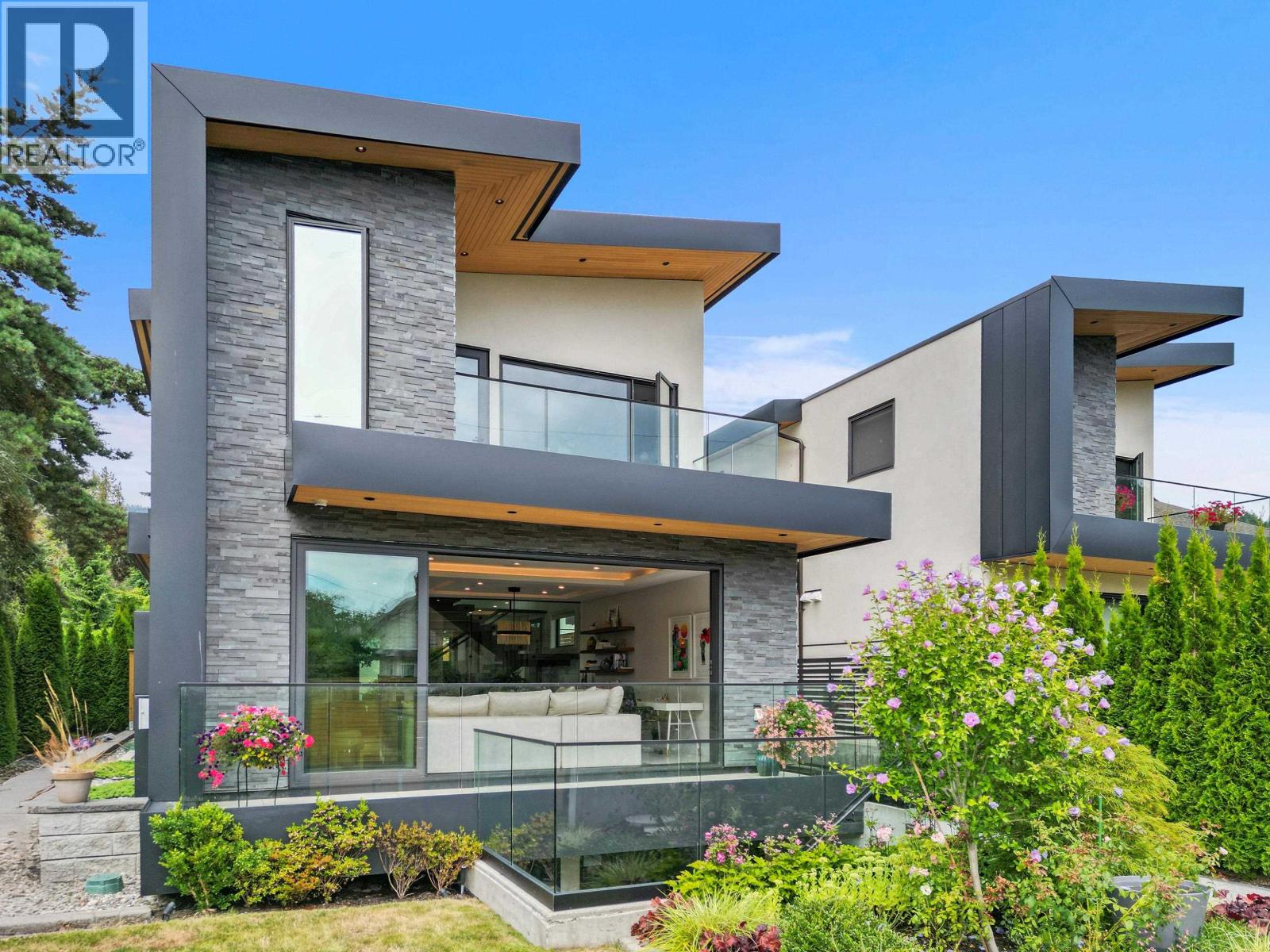 1295 DUCHESS AVENUE, West Vancouver