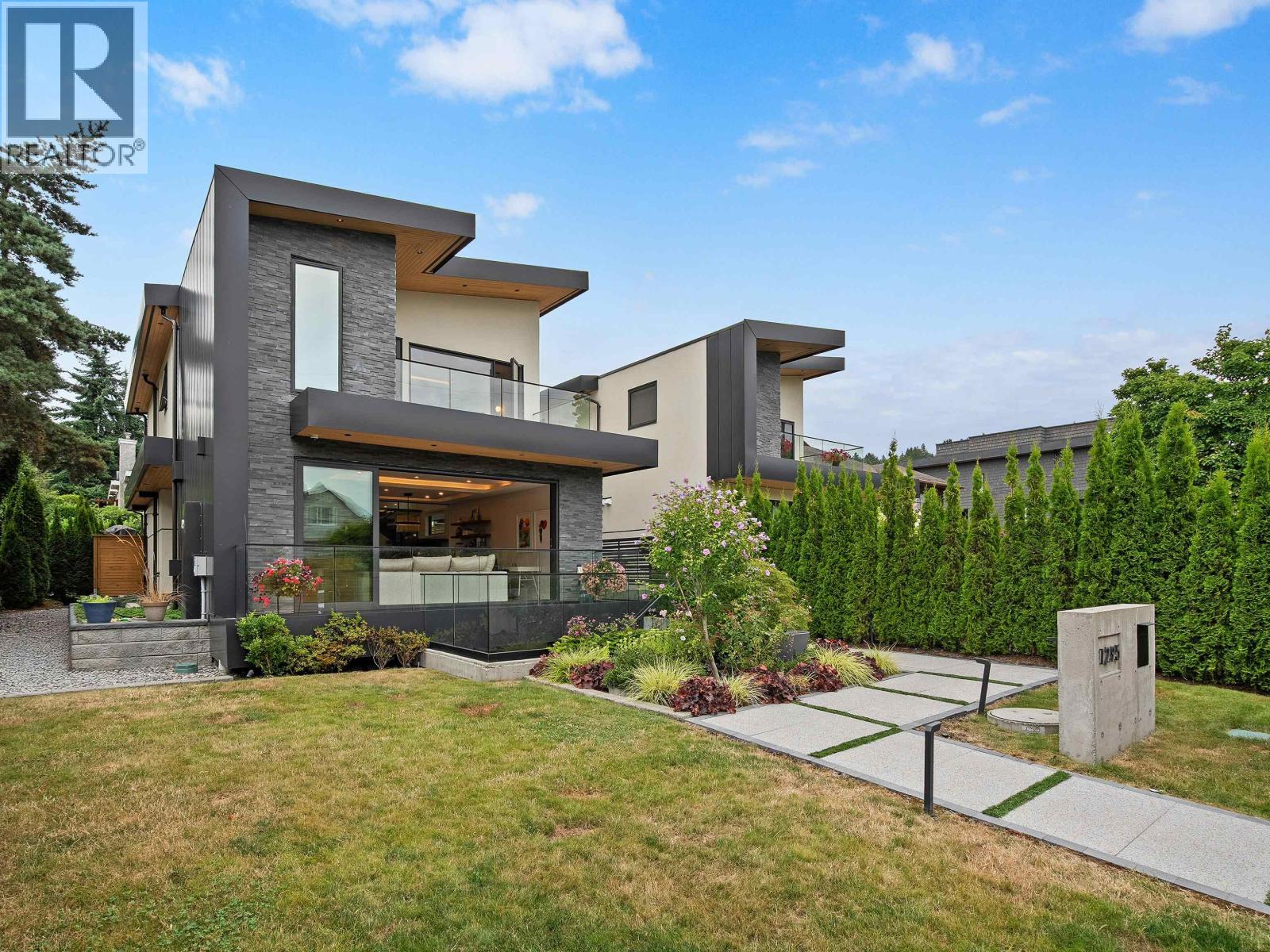 1295 DUCHESS AVENUE, West Vancouver