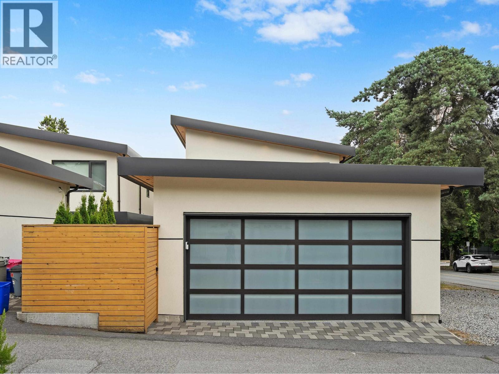 1295 DUCHESS AVENUE, West Vancouver