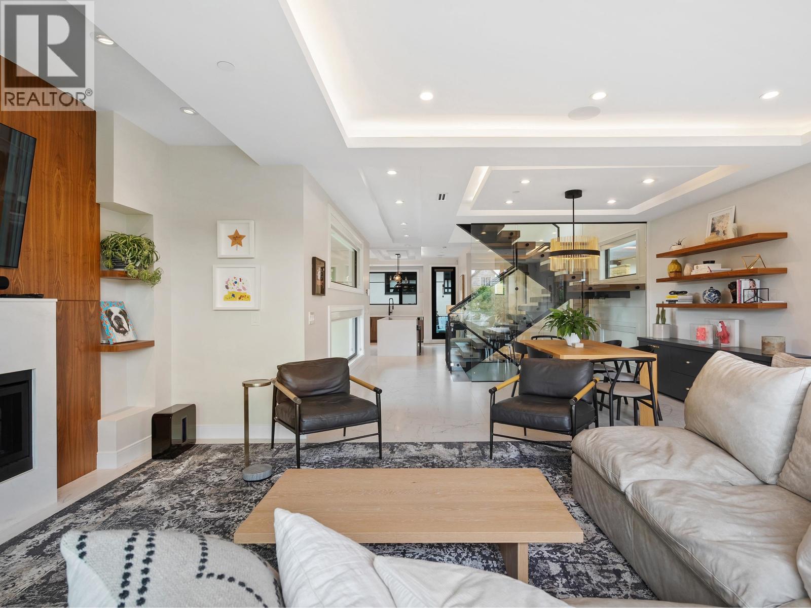 1295 DUCHESS AVENUE, West Vancouver