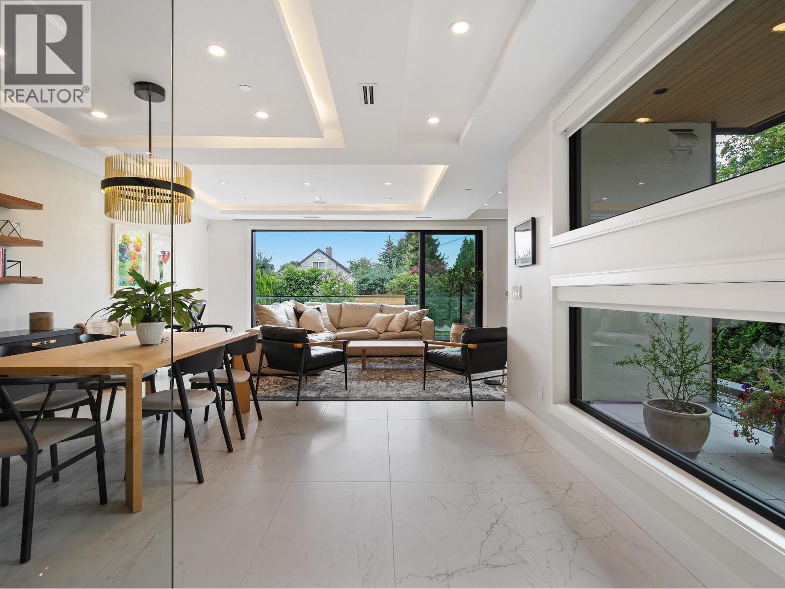 1295 DUCHESS AVENUE, West Vancouver