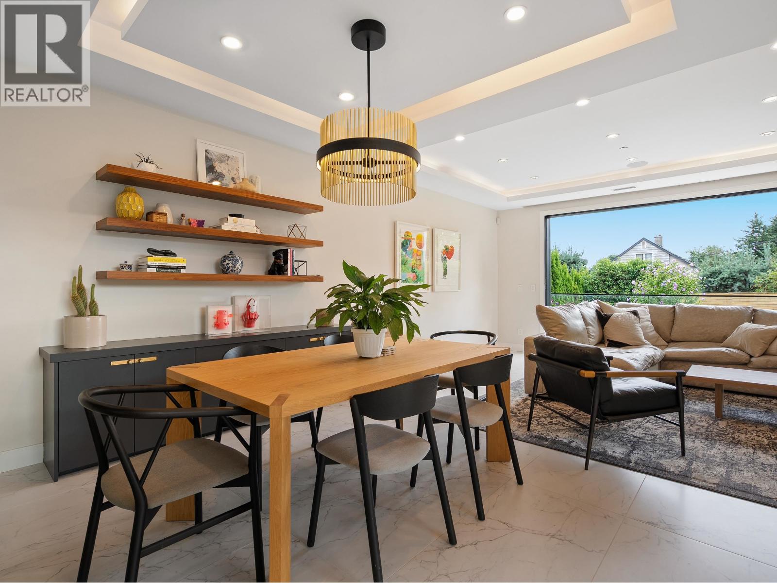 1295 DUCHESS AVENUE, West Vancouver