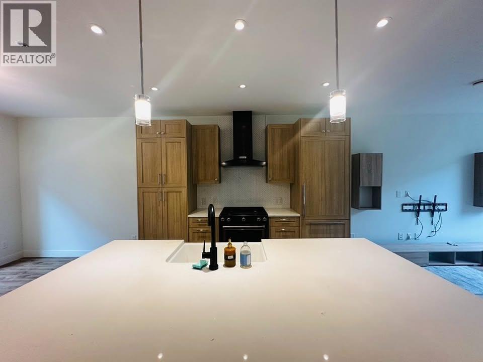 124 525 E 2ND STREET, Vancouver