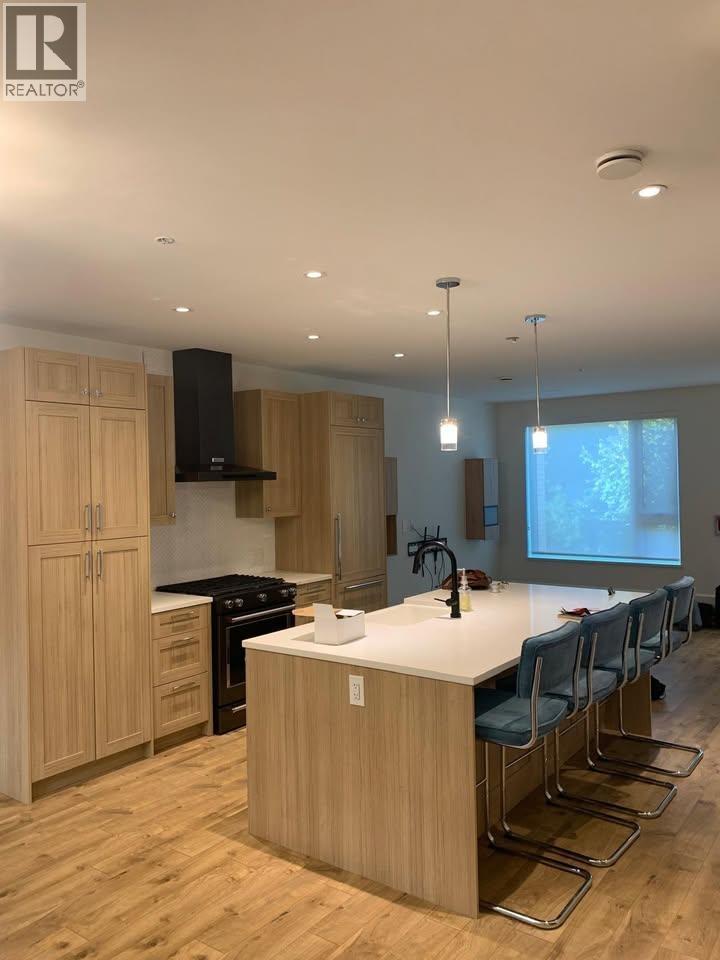 124 525 E 2ND STREET, Vancouver