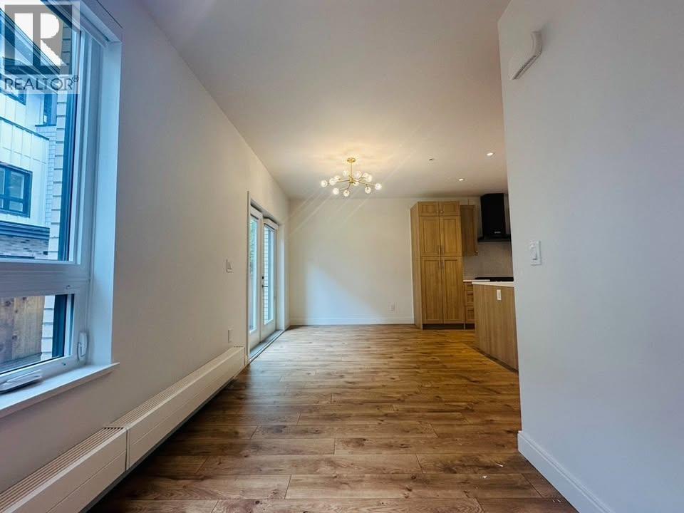 124 525 E 2ND STREET, Vancouver