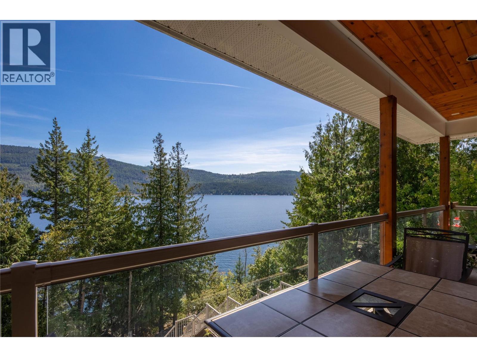  8738 Squilax Anglemont Road, St. Ives