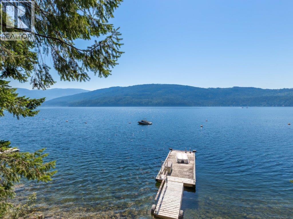  8738 Squilax Anglemont Road, St. Ives