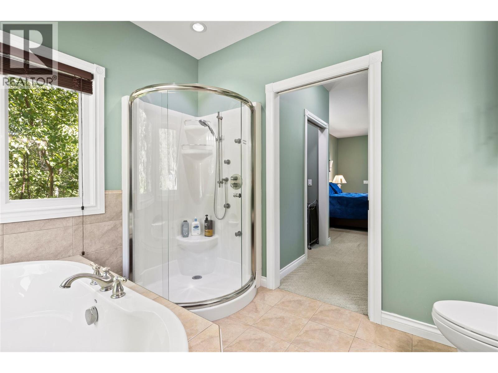  8738 Squilax Anglemont Road, St. Ives