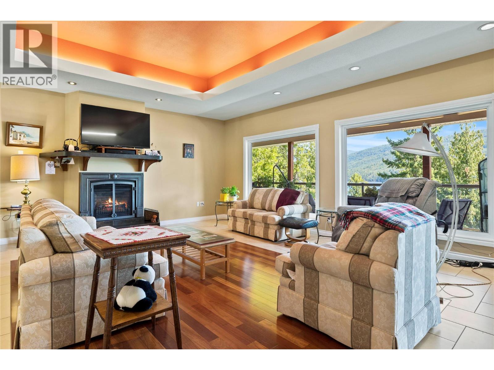  8738 Squilax Anglemont Road, St. Ives