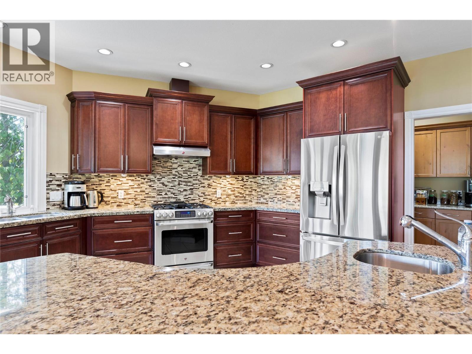  8738 Squilax Anglemont Road, St. Ives