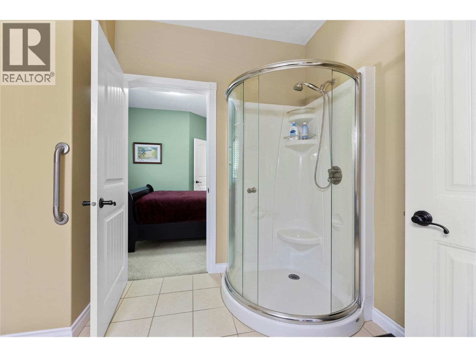  8738 Squilax Anglemont Road, St. Ives