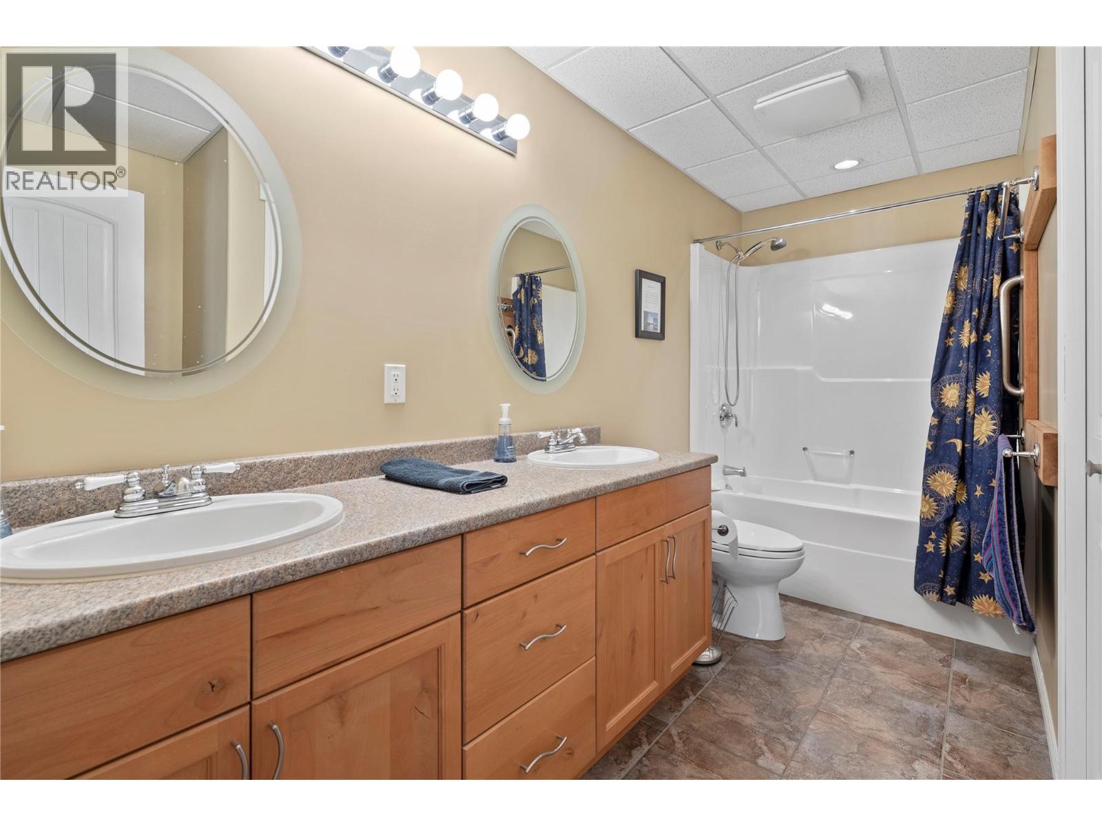  8738 Squilax Anglemont Road, St. Ives