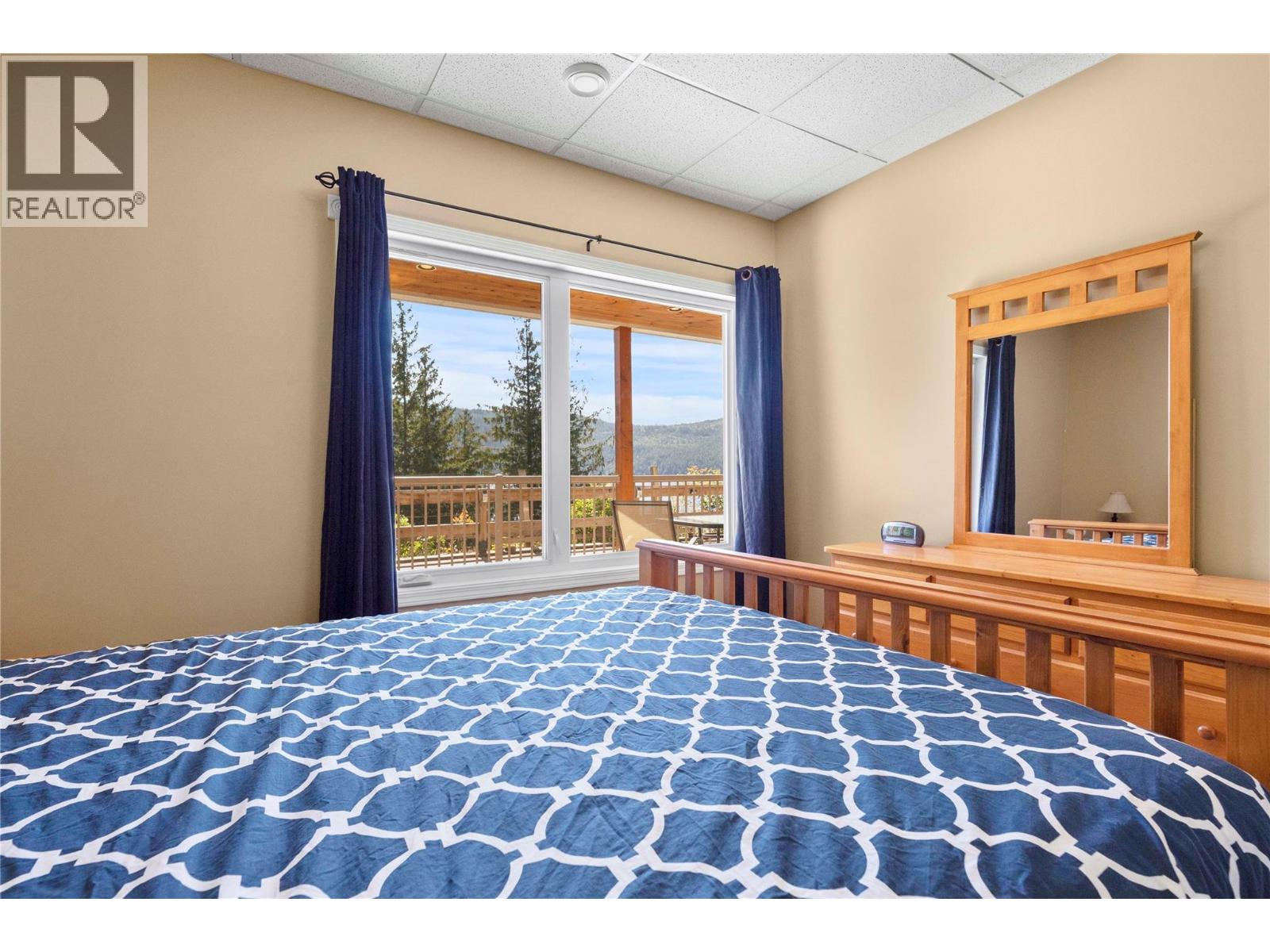  8738 Squilax Anglemont Road, St. Ives